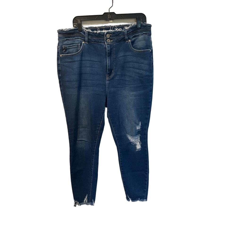 Women’s KanCan Distressed Skinny Jeans. Size 2XL (18W )